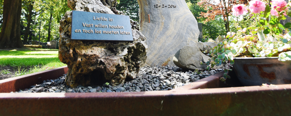 Natuurlijk grafmonument